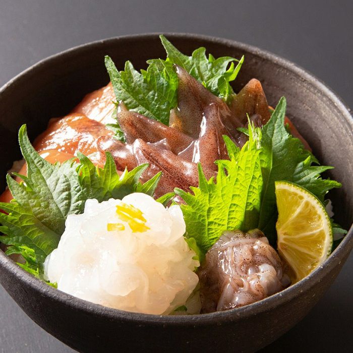 白エビ・ホタルイカ・福来魚の富山湾海鮮三色丼（３～4人前）　お取り寄せ料亭とみやま